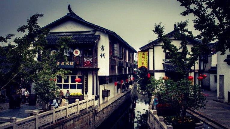 逃离违建房屋4